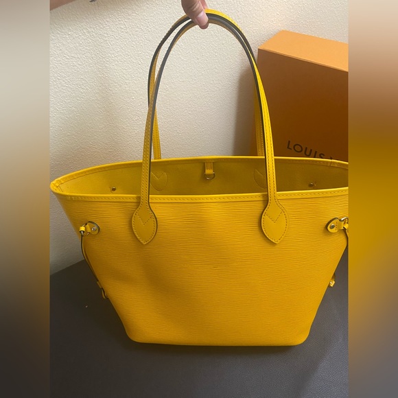 LV Neverfull MM in epi Citron - Picture 4 of 16